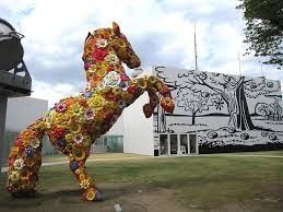 sculpture cheval en fleurs