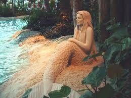 sculpture sirène