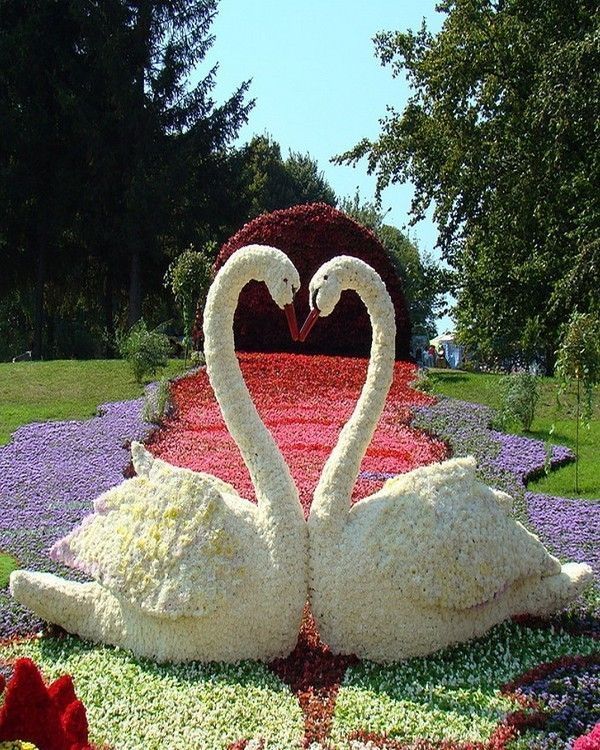 sculpture cygnes en fleures